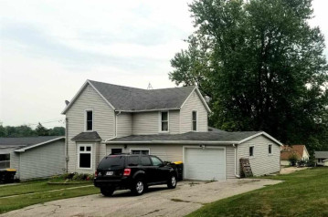 336 S Jackson St, Lancaster, WI 53813-2011