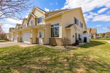 3512 Sterling Heights Dr E, River Falls, WI 54022