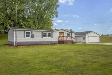 E2633 Rock Ledge Rd, Casco, WI 54205