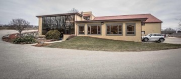 21415 W Greenfield Ave, New Berlin, WI 53146-1109