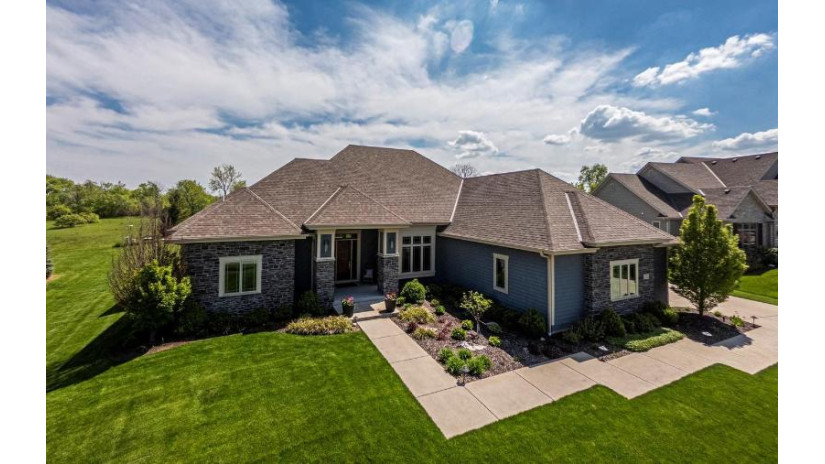 N36W23471 Oak Hill Ln Pewaukee, WI 53072 by First Weber Inc - Brookfield $899,900