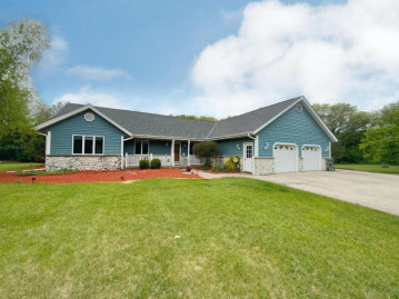 W377S5311 Pretty Lake Rd, Ottawa, WI 53118-8730