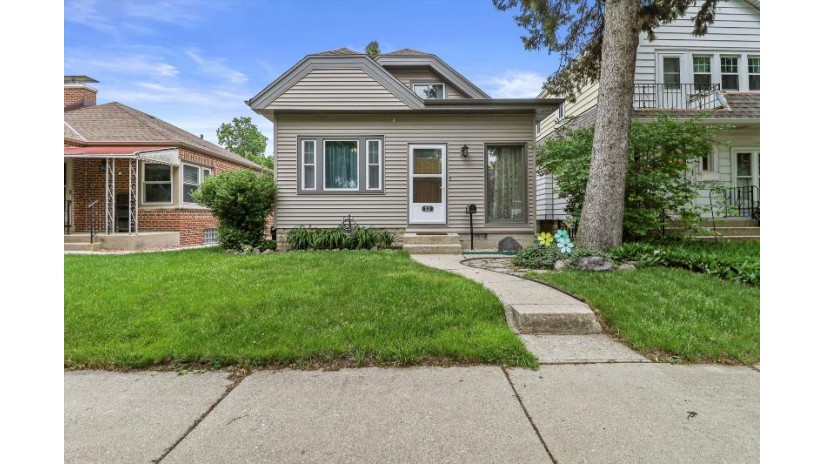 212 N 74th St Milwaukee, WI 53213 by Keller Williams Realty-Lake Country $225,000