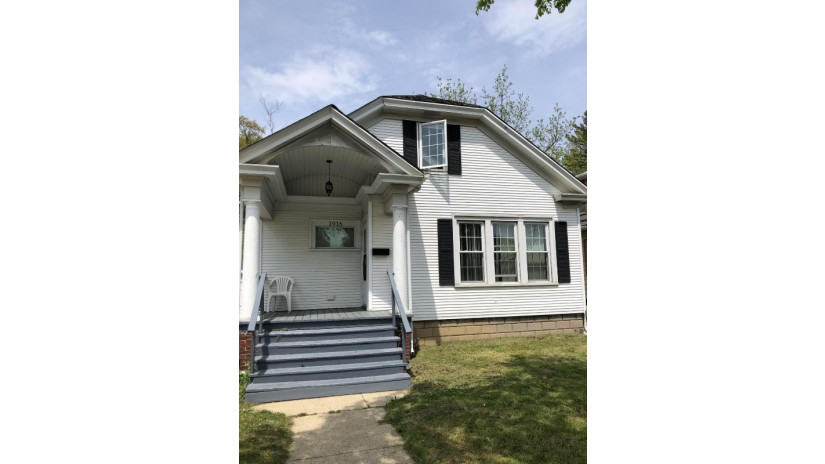 1916 Linden Ave Racine, WI 53403 by Funderburg & Associates $114,900