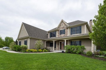 W245N7582 Stonefield Dr, Sussex, WI 53089-2098