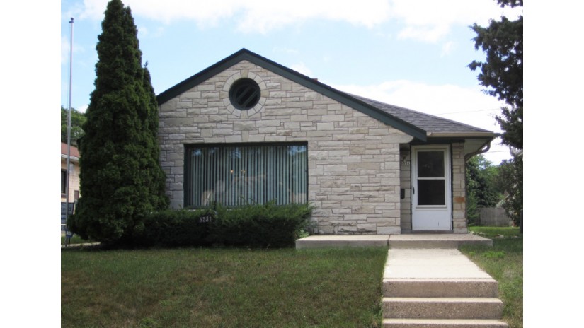 5531 W Roosevelt Dr Milwaukee, WI 53216-3151 by Shorewest Realtors $139,900