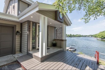 N55W34809 Lake Dr, Oconomowoc, WI 53066-2469