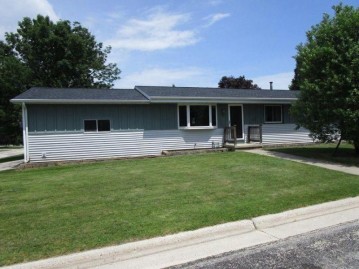 112 West Ct, Saint Nazianz, WI 53042