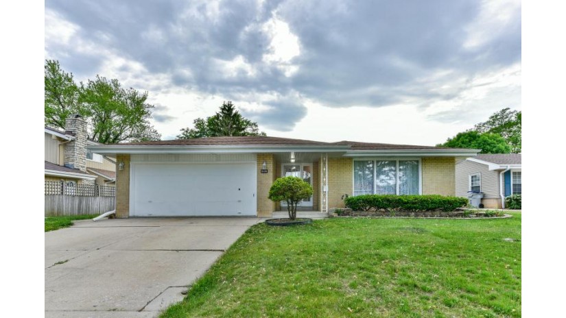 5305 S 22nd St Milwaukee, WI 53221 by Homestead Realty, Inc $259,900