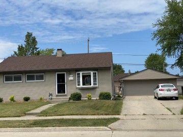 3810 E Van Eimeren Ave, Cudahy, WI 53110-3139