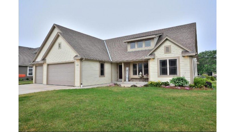 1288 Ridgeside Rd Oconomowoc, WI 53066 by First Weber Inc - Brookfield $482,500