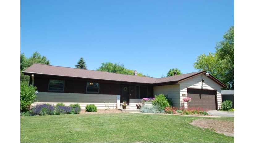 4912 Nener Dr Addison, WI 53095 by First Weber Inc- West Bend $299,900