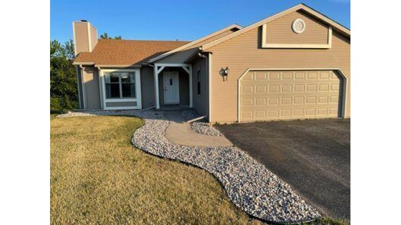 321 Sunburst Ave Twin Lakes, WI 53181 by Standard Real Estate Services, LLC $380,000