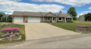 N9150 Donald Ln, Watertown, WI 53094