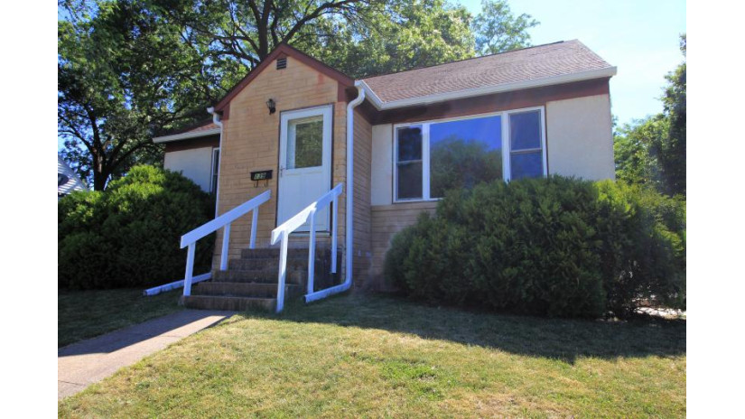 139 8th Ave S Onalaska, WI 54650 by NextHome Prime Real Estate $154,900