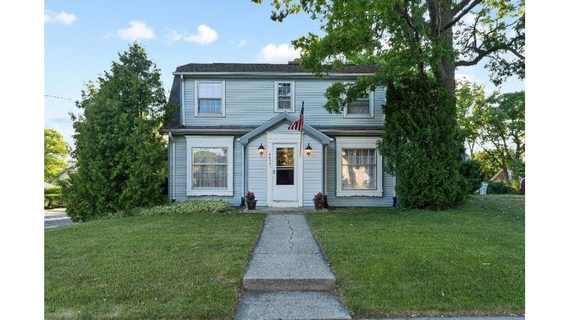 4475 S Griffin Ave Milwaukee, WI 53207 by Homestead Realty, Inc $214,900