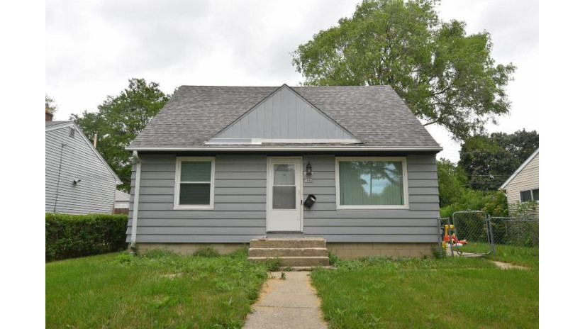 7942 W Grantosa Dr Milwaukee, WI 53218 by Home Solutions Realty LLC $124,900