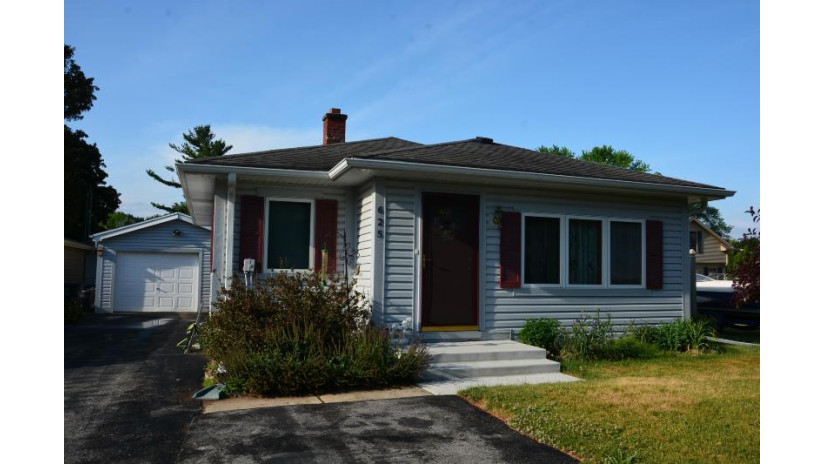 625 E Roland St Oconomowoc, WI 53066 by United Country - Oakwood Realty, LLC $219,000