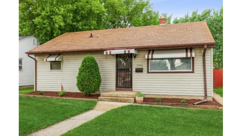 7026 W Villard Ave Milwaukee, WI 53218 by Coldwell Banker Realty -Racine/Kenosha Office $135,000