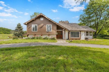 5835 Shannon Rd, Erin, WI 53027-9025