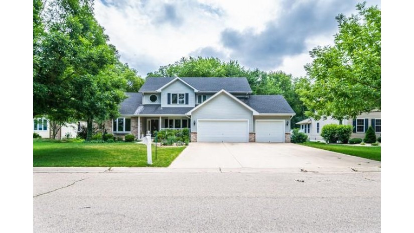 105 E Dells Rd Salem Lakes, WI 53170 by Bear Realty, Inc $399,999