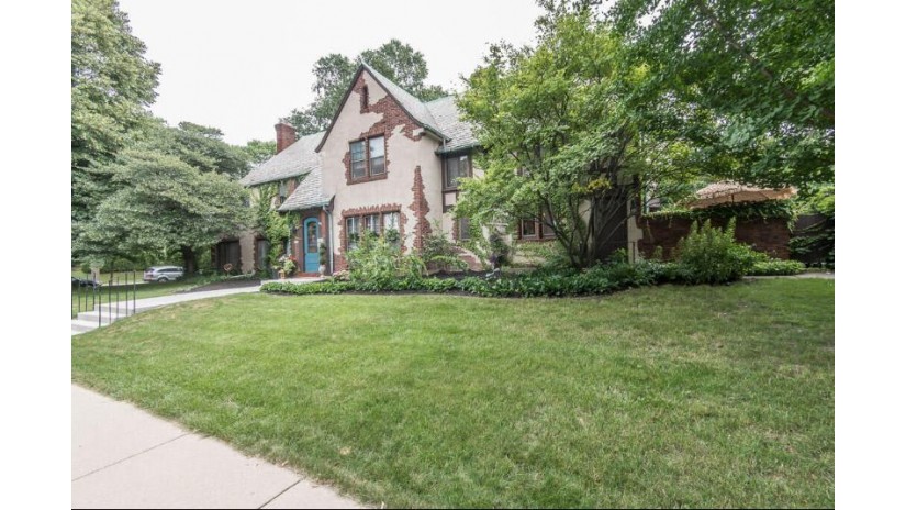 2044 N Lake Dr Milwaukee, WI 53202 by Your Home Connection, Inc. $649,900