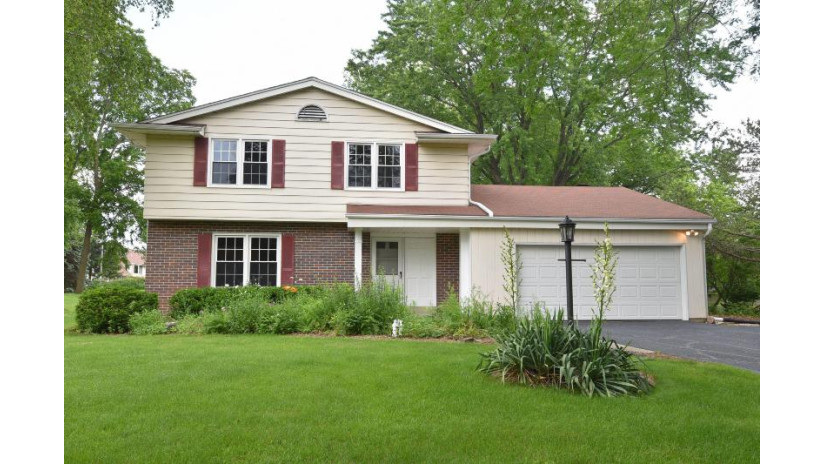 422 Woodhaven Dr Grafton, WI 53012 by First Weber Inc- Mequon $339,900