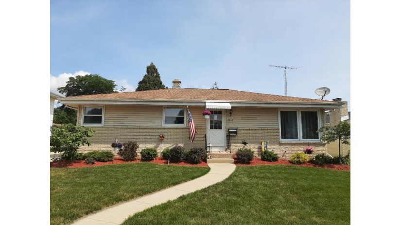 4444 68th St Kenosha, WI 53142 by Better Homes and Gardens Real Estate Power Realty $219,900