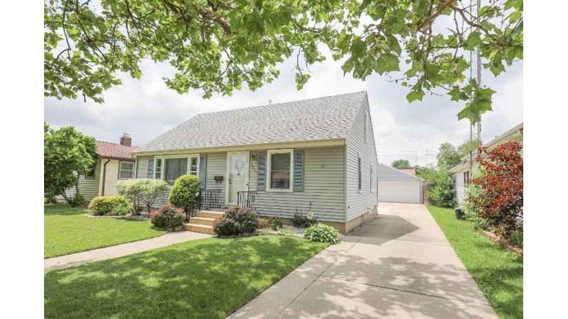 7806 35th Ave Kenosha, WI 53142 by RE/MAX ELITE $259,900