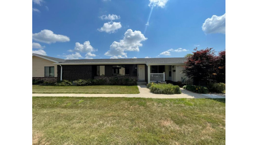 5265 S Woodbridge Ln Greenfield, WI 53221 by Rockmor Realtors, LLC $159,900