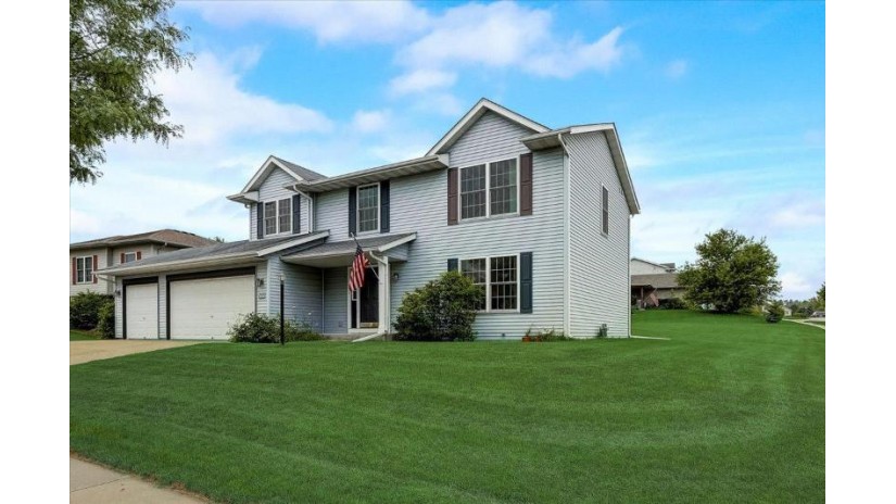 2509 Emslie Dr Waukesha, WI 53188 by RE/MAX Realty Pros~Hales Corners $359,900