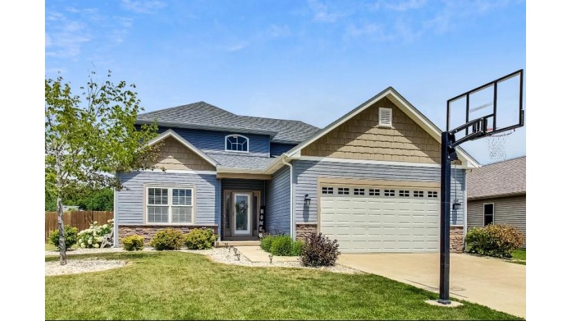 326 Manning Way Lake Geneva, WI 53147 by @properties $579,000