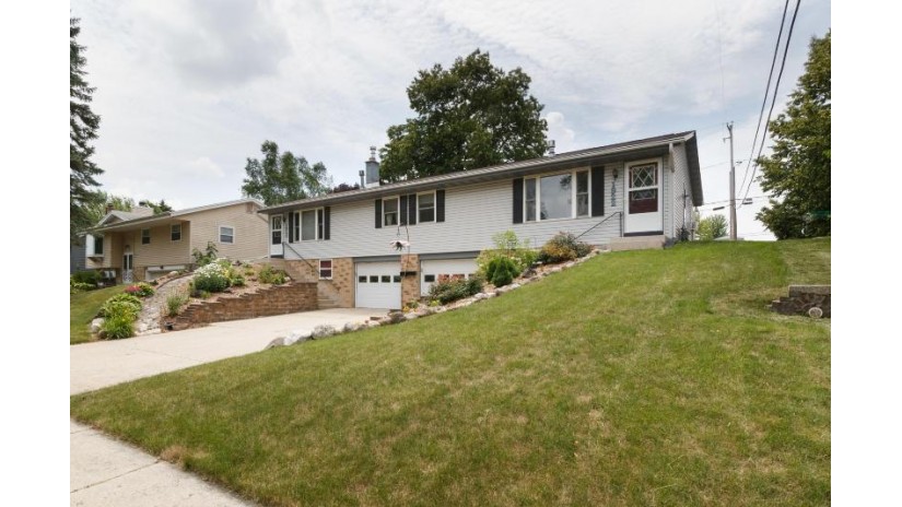1920 Woodlawn Ave 1922 West Bend, WI 53090 by Allied Realty Group LLC $255,000