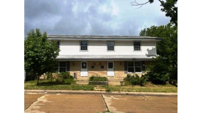 4427 N 77th St 4429 Milwaukee, WI 53218 by REALHOME Services and Solutions, Inc. $82,700
