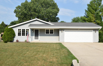 8771 S 84th St, Franklin, WI 53132-9775