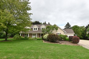 20700 Hunters Run, Brookfield, WI 53045-4658