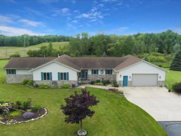 13980 Circle Dr, Mishicot, WI 54228-9425