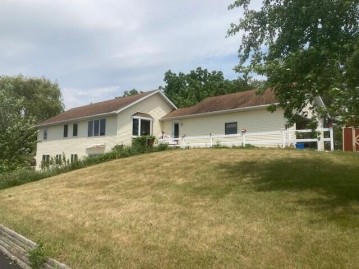 W3096 Koch Rd, Hebron, WI 53538