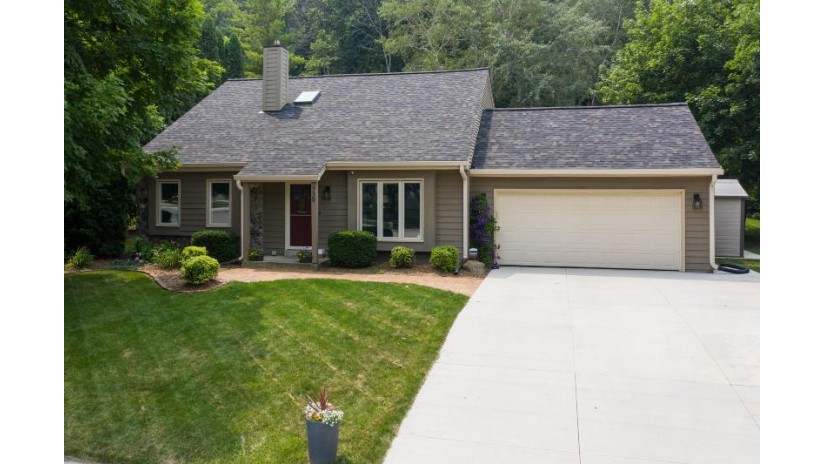 739 Overland Trl Grafton, WI 53024 by RE/MAX Insight $359,000