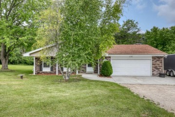 3670 Neuburg Ct, Richfield, WI 53033-9665