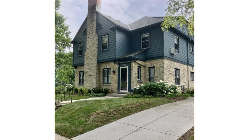 2235 E Woodstock Pl Milwaukee, WI 53202 by  - (414) 935-4500 $2,795