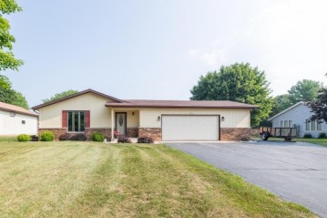 29632 Clover Ln, Rochester, WI 53185-5004