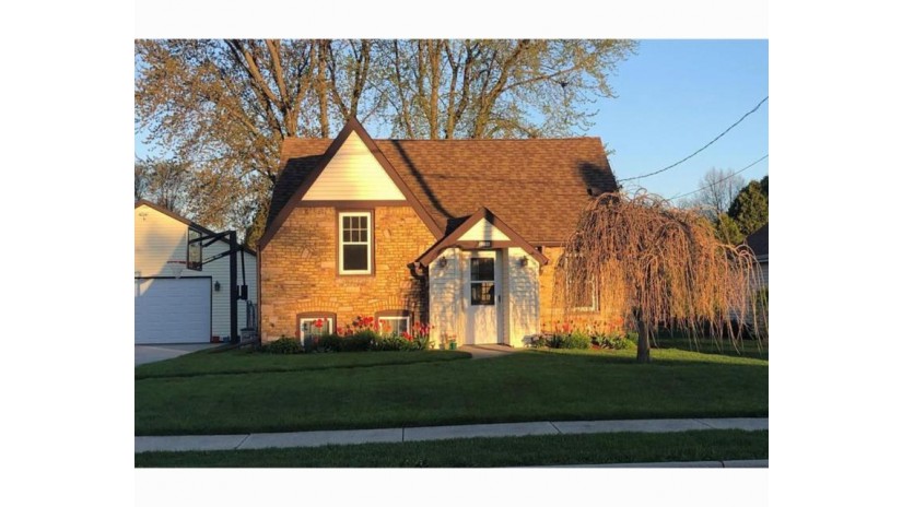 2236 N 29th St Sheboygan, WI 53083 by Coldwell Banker Real Estate Group~Manitowoc $155,000