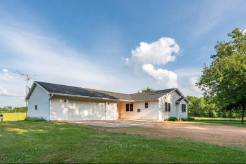 N2065 Curtis Rd, Stanley, WI 54768