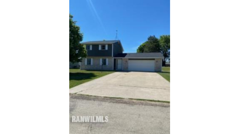 207 Meadow Drive Orangeville, IL 61060 by Choice Realty Of Freeport Llc $155,900