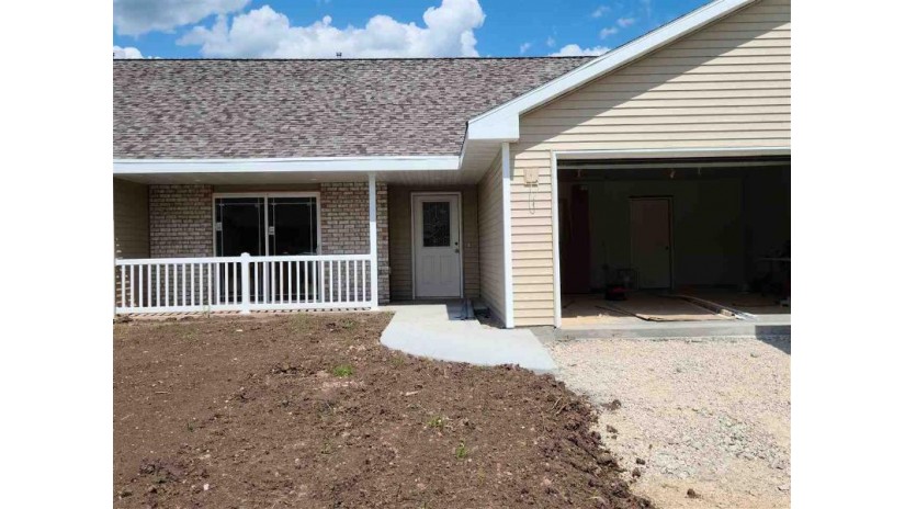 123 Stone Castle Drive Fond Du Lac, WI 54935 by Midwest Real Estate, LLC $267,900