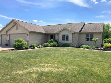 435 Wooden Shoe Circle, Holland, WI 54130-8703