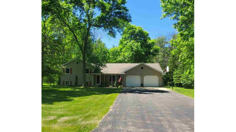 2479 Woodington Way Suamico, WI 54173 by Acre Realty, Ltd. $295,000