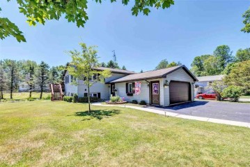 6061 Tamarack Trail, Little Suamico, WI 54171-9673