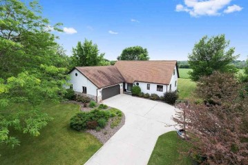 N4035 Riverview Heights Court, Charlestown, WI 53014